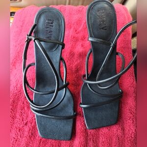 New Black DKNY "Reia" leather heels